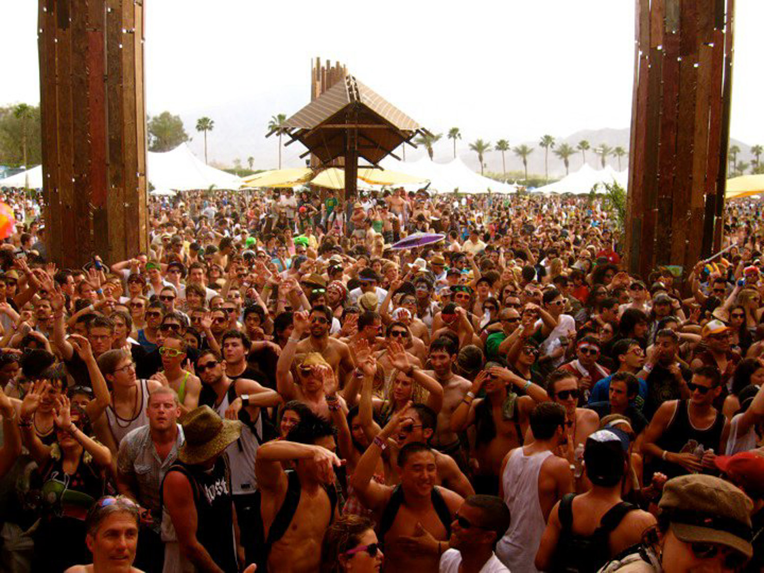 Do Lab Misting Oasis Stage at Coachella 2010 — HUNTER LEGGITT STUDIO-40