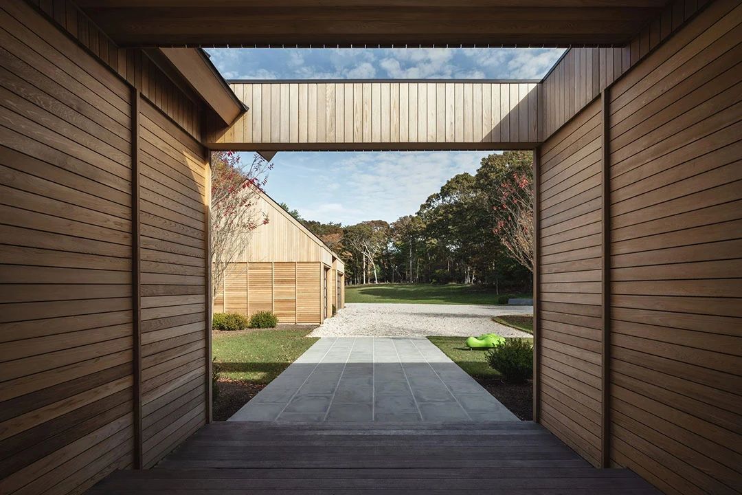 雪松木包覆的东汉普顿住宅丨Oza Sabbeth 建筑事务所-17