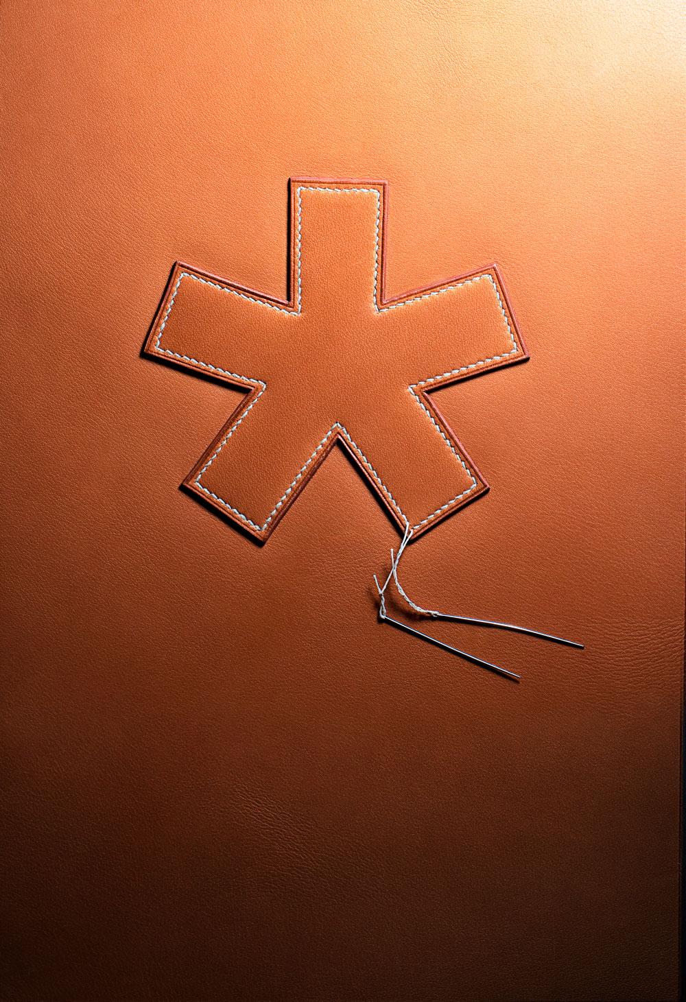 苹果与爱马仕共推 AirTag 配件，回顾十年合作历程-13