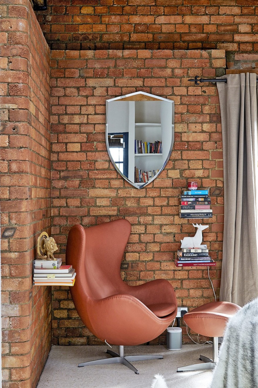 Tower Bridge London Apartment in a Converted Victorian Leather Warehouse-19