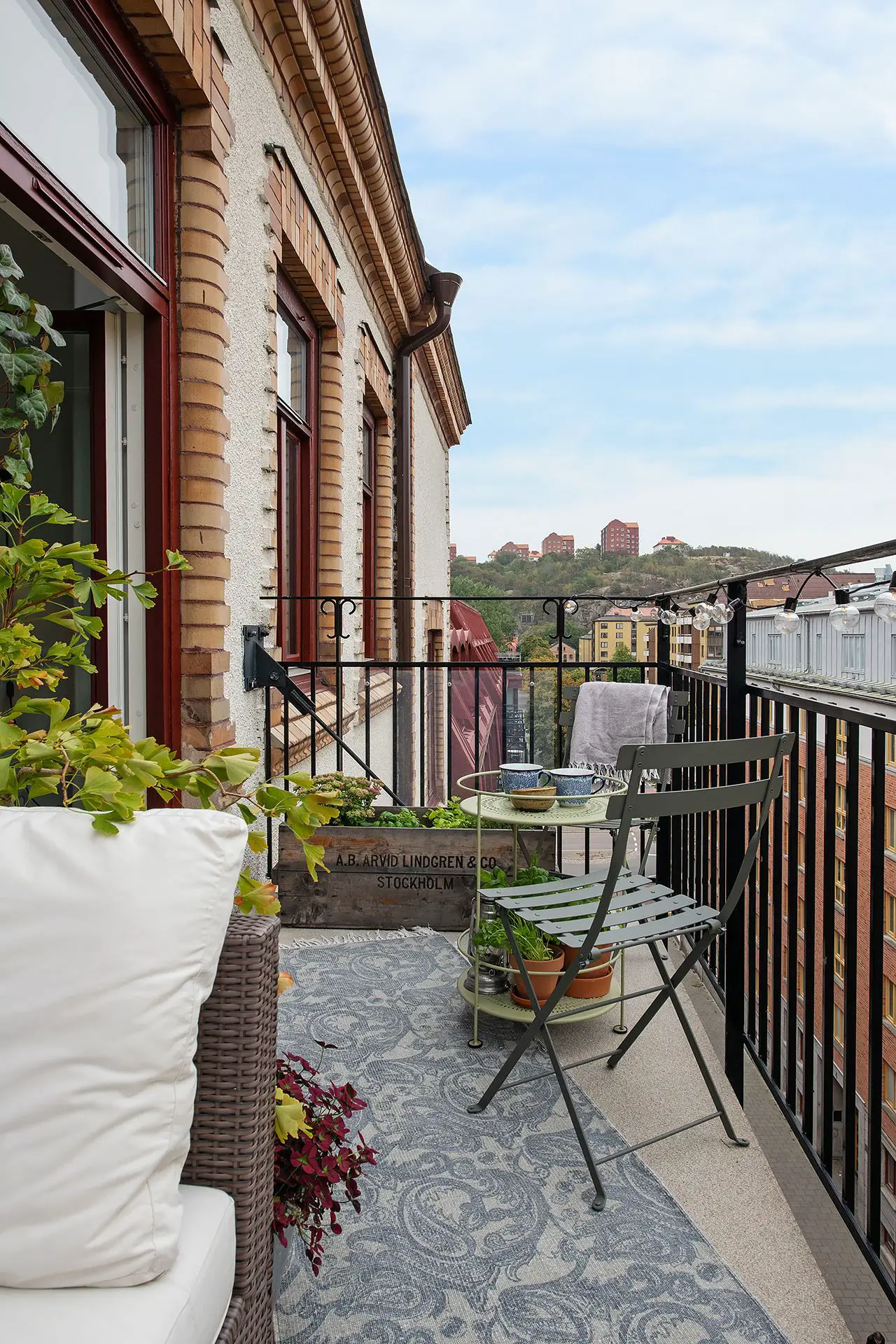 瑞典百年建筑的现代厨房改造-20