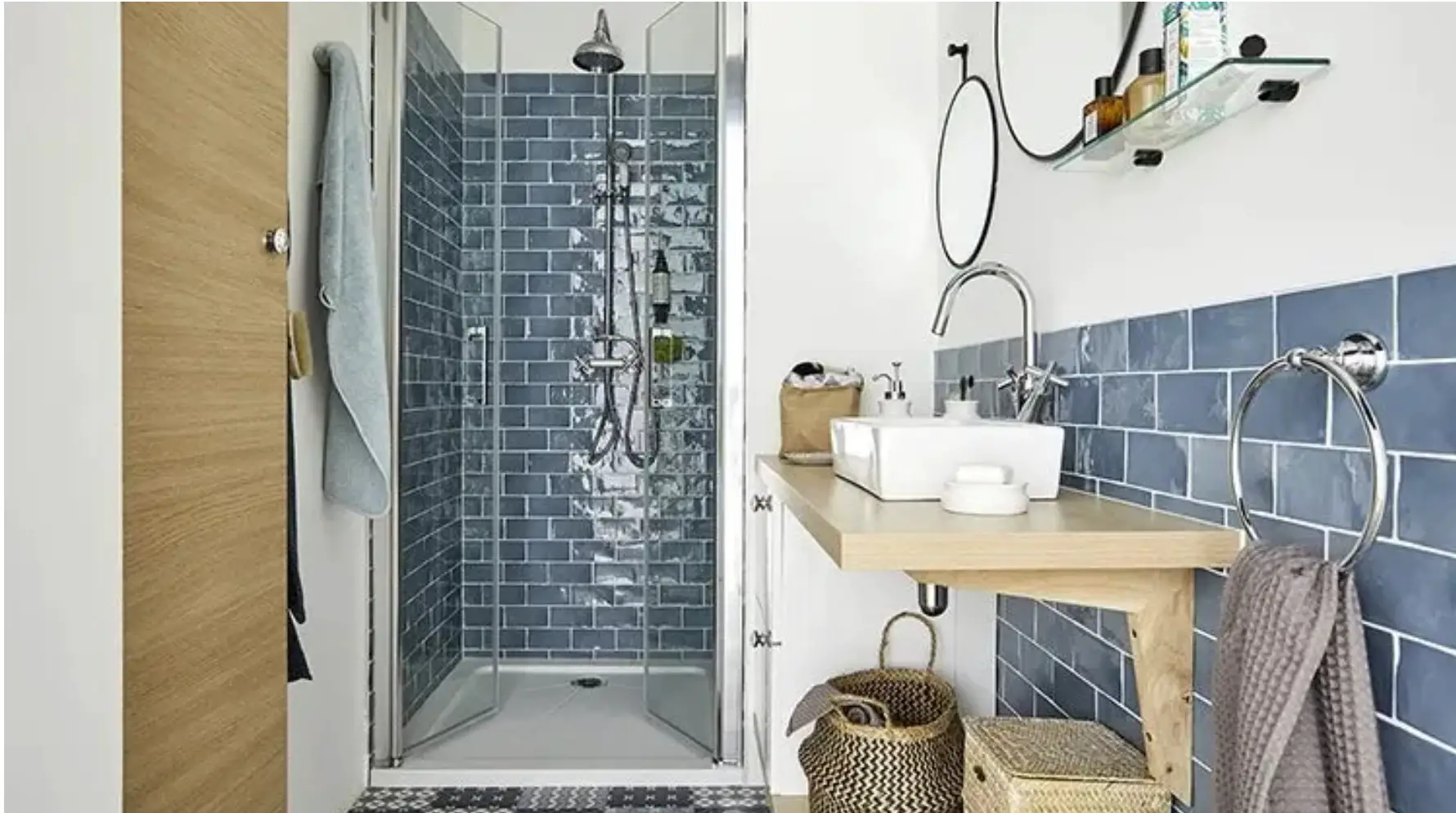 蓝色木调小卫生间 | 现代乡村风情的舒适设计-3