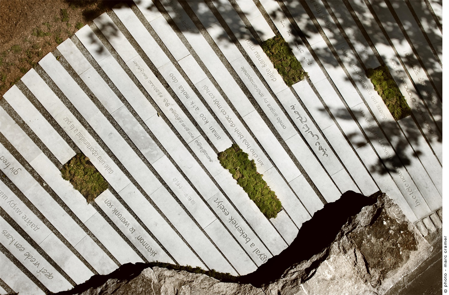 皇家山体公园Peel入口以及“给和平一个机会“艺术作品-30