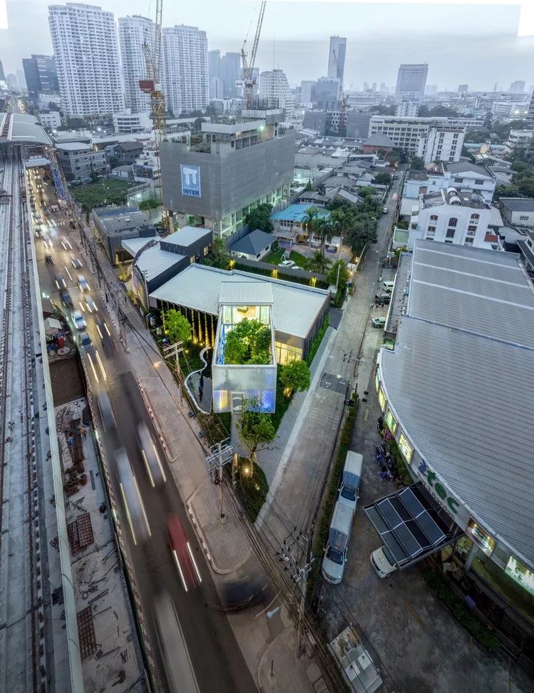 泰国玻璃打造的售楼中心-16