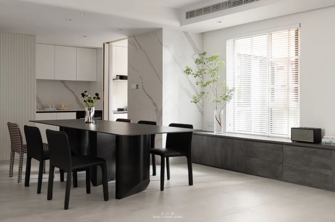 成都夫妇的极简之家丨中国成都丨吴晨,何雨晴-78