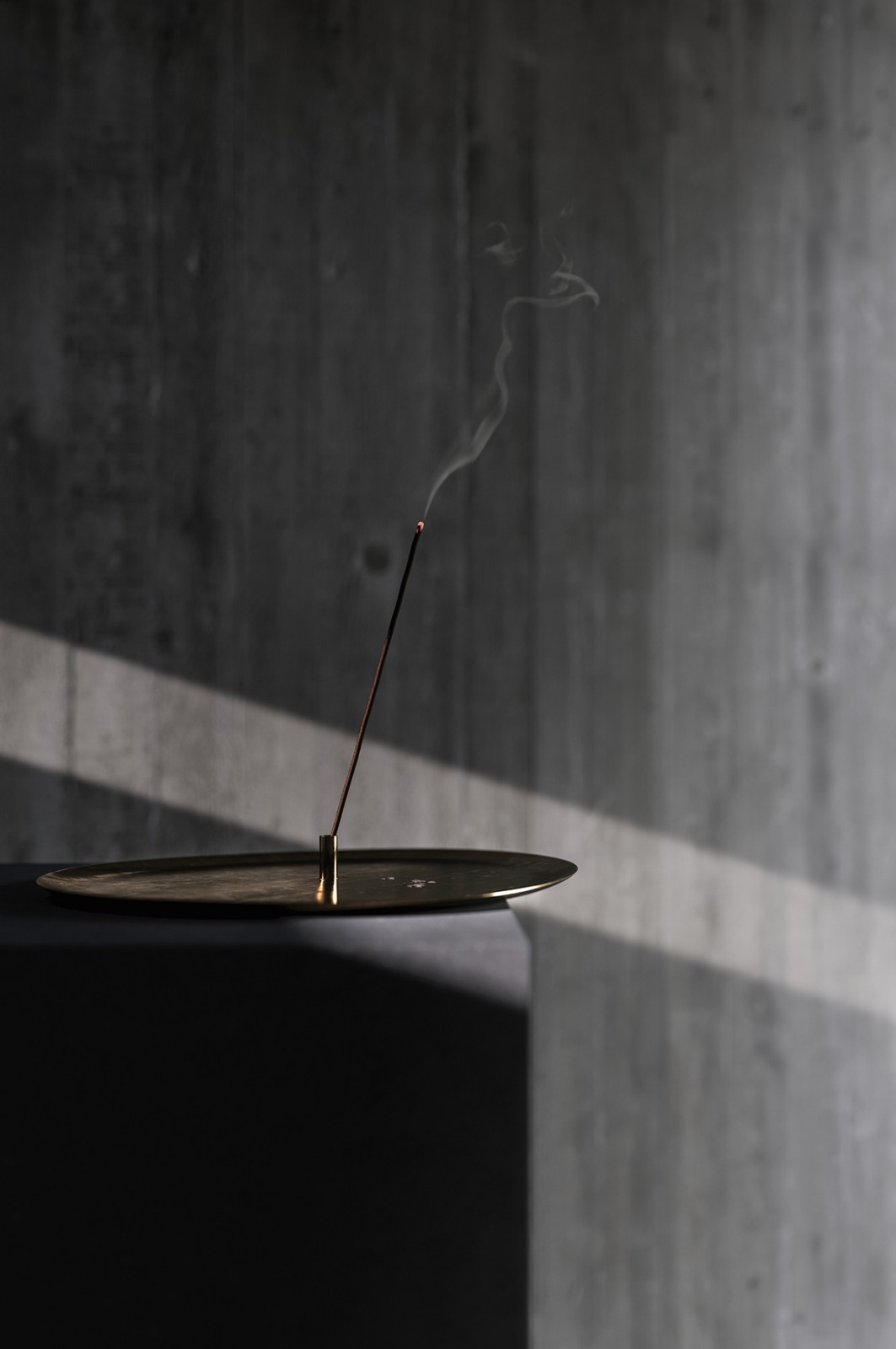 澳大利亚塔斯曼尼亚州现代简约灰黑调住宅-8