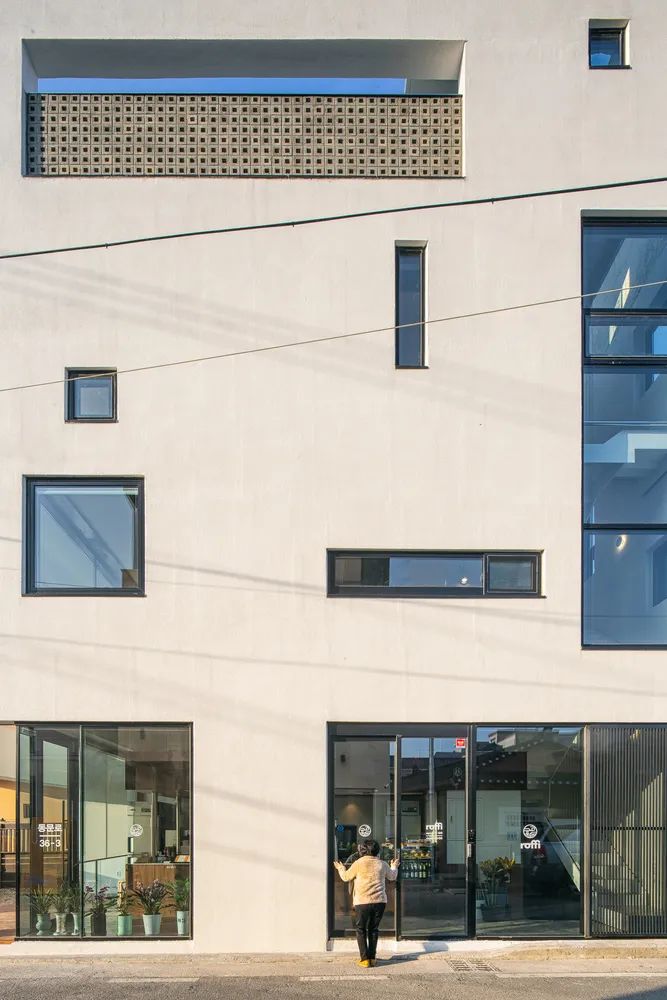 千年庆州咖啡馆 | 融合历史与现代的空间艺术-18