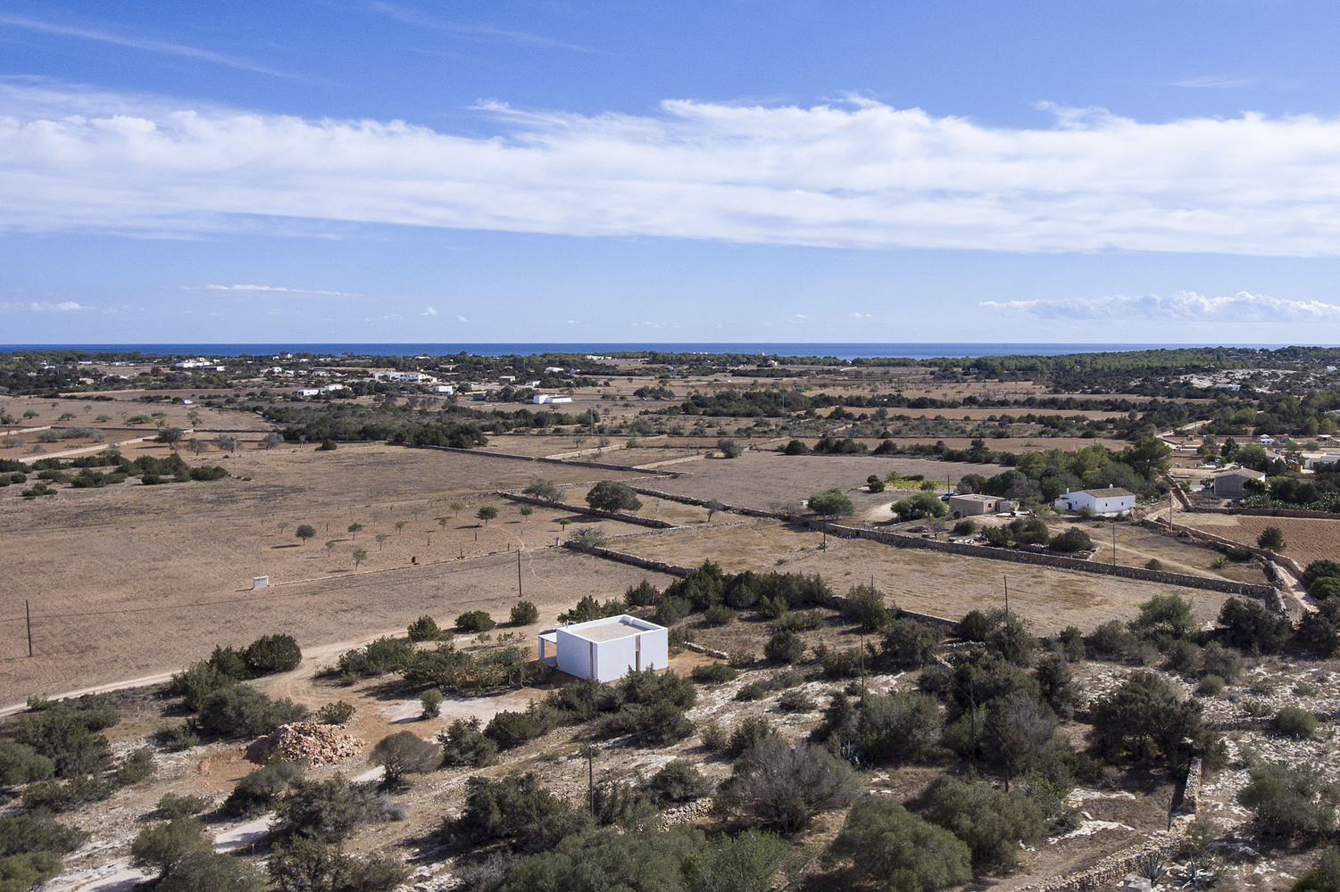 Small House on the Fabulous Island of Fomentera Designed by Marià Castelló-11