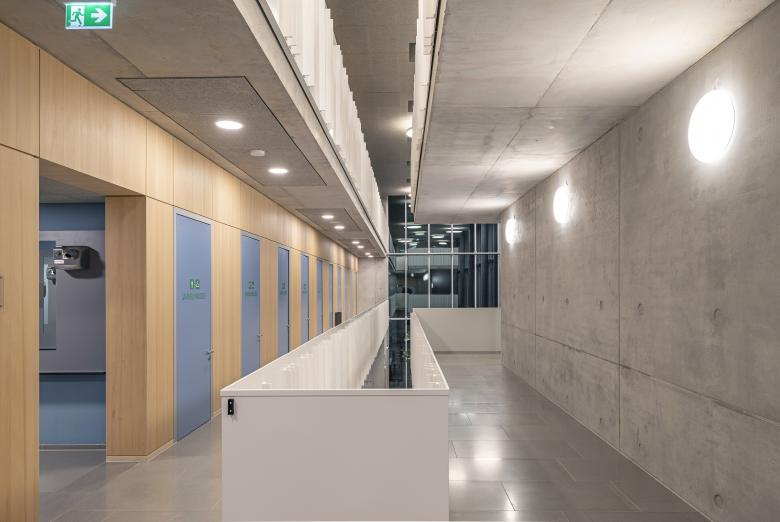 Sportbad NeckarPark 游泳馆丨德国斯图加特丨Niels Schubert Fotograf | BFF-48