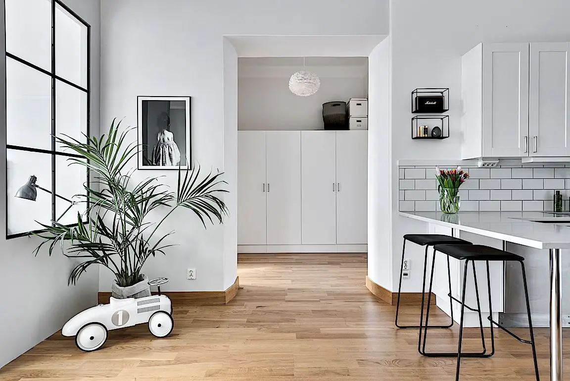 瑞典公寓巧变三居室-11