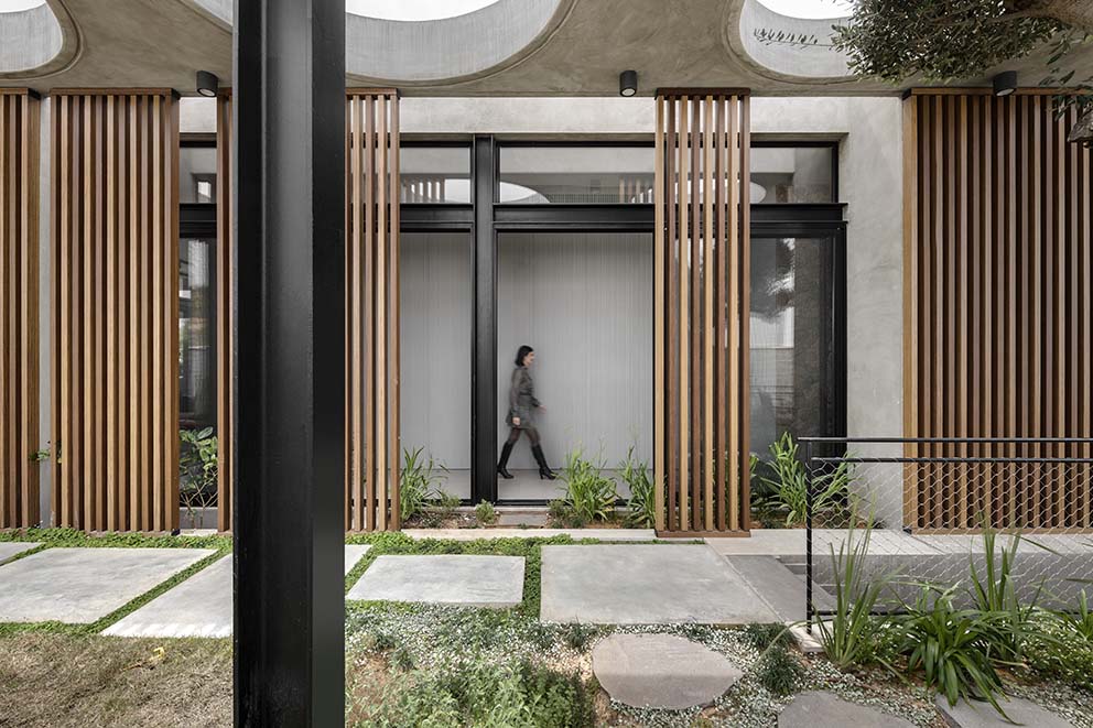 כאלמנט המרחף באוויר | PNIM.CO.IL-25