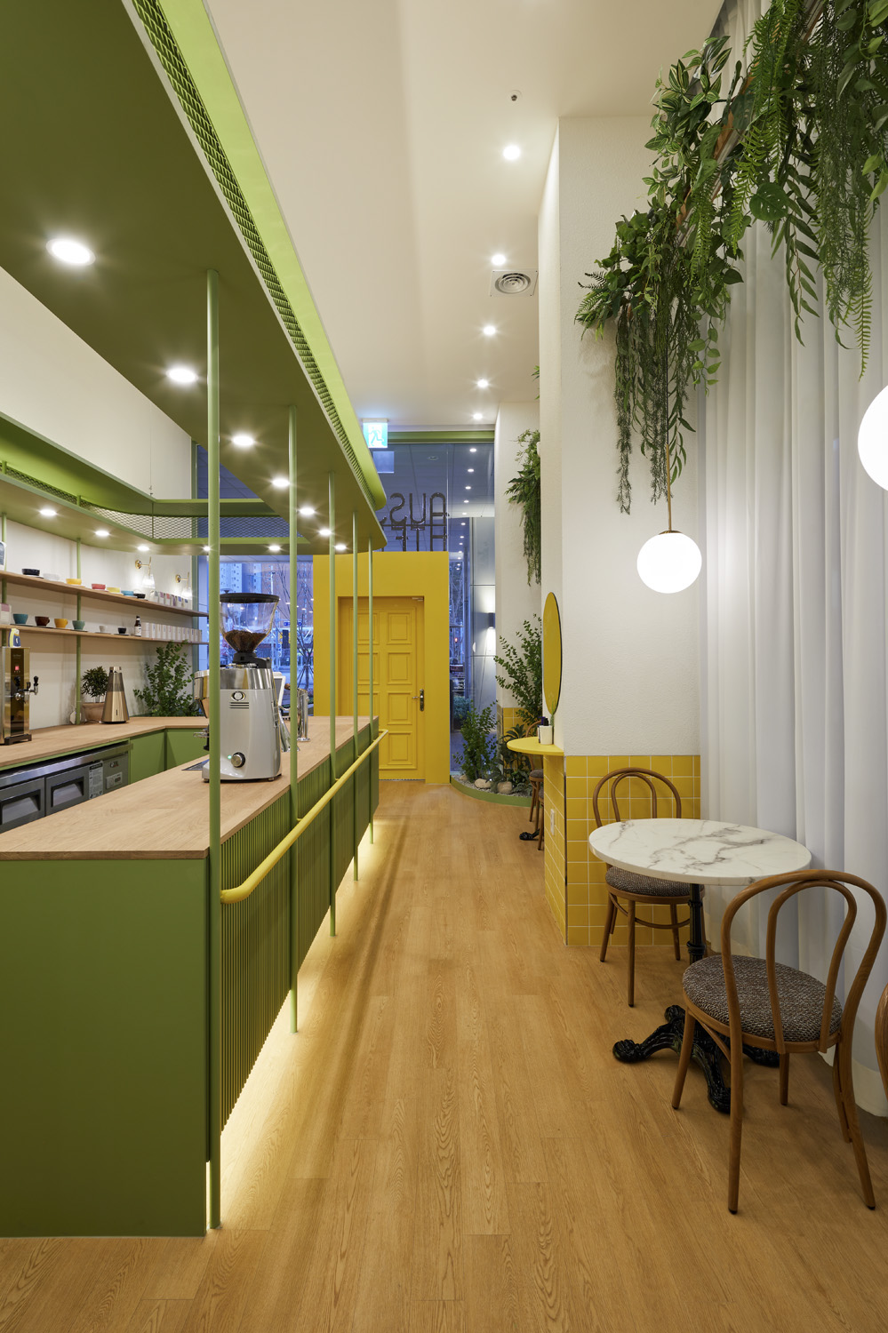 15 坪韩式自然风布兰奇咖啡厅设计-7