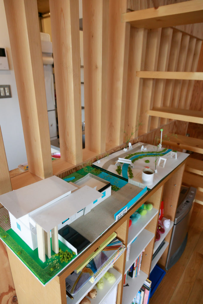 “間”を紡ぐ建築家の自邸自在に姿を変える空間が暖かなコミュニティを育む | Style of Life | 100%LiFE-21