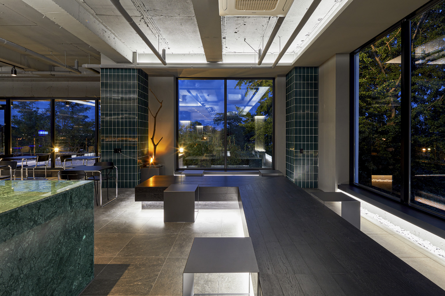 首尔 80 平咖啡厅，打造城市观景露台-17