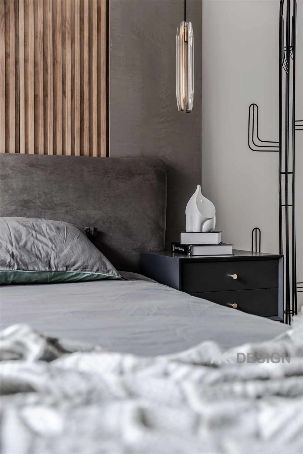 黑白灰工业风的精装房改造-63