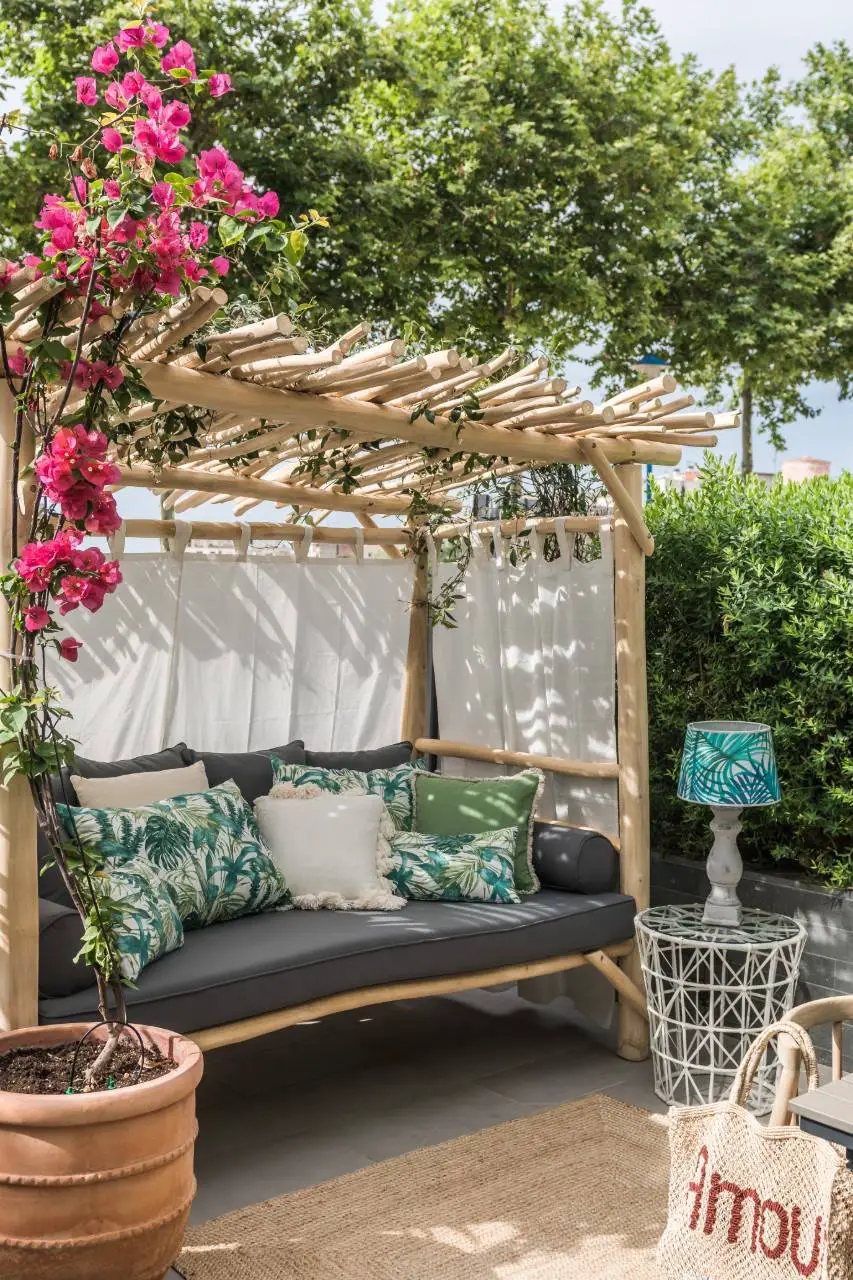 西班牙 Costa Brava 蓝色假期双层公寓，设计师 Eva Mesa 的完美杰作-2