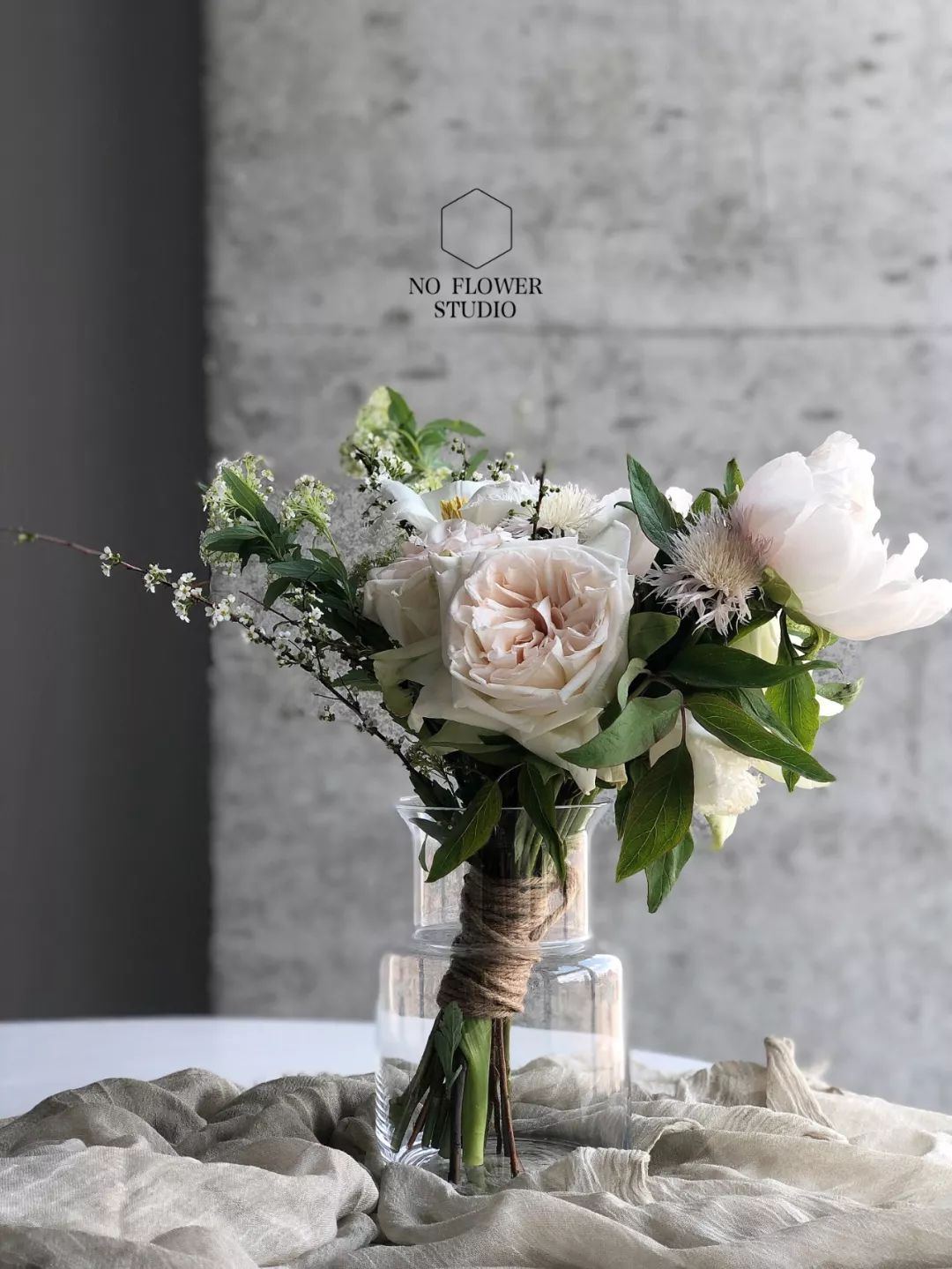 不羁花艺空间 | 混凝土与花的艺术结合-41