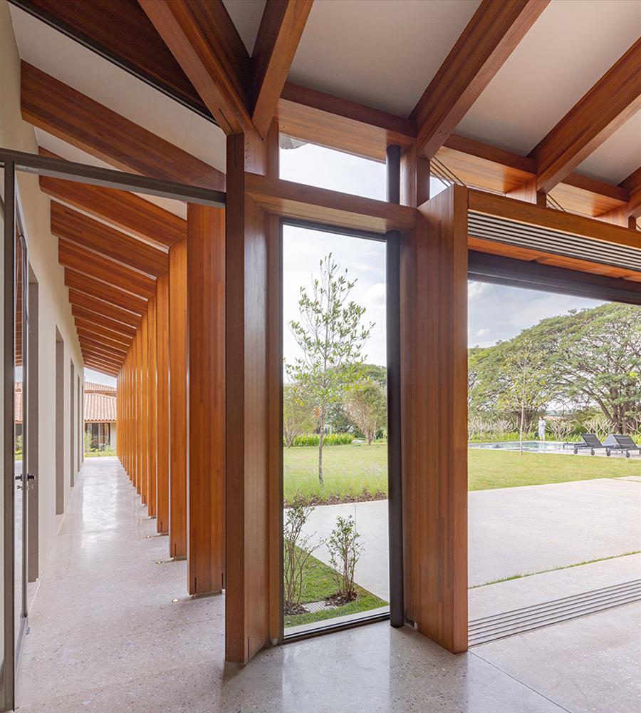 巴西建筑师 Gui Mattos 的木结构环保住宅设计-21