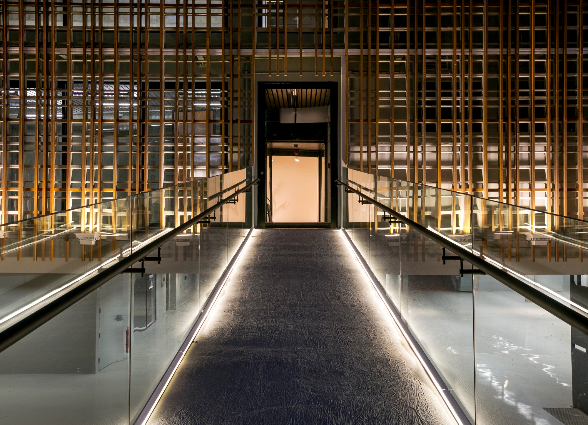 Porto Seguro Cultural Center / Yuri Vital-29