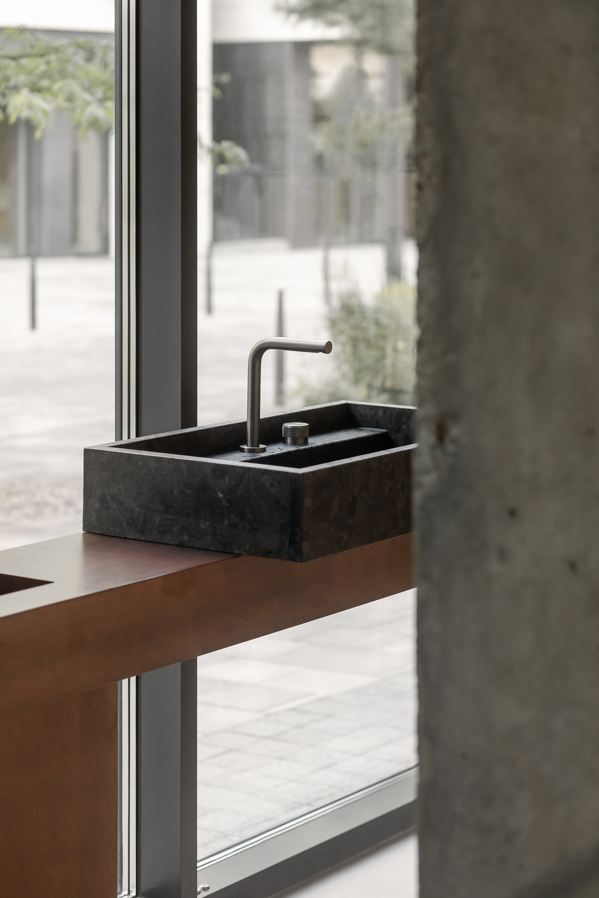 E·张力工作室（注：E推测为特定指代，tension常见意为张力 ，atelier意为工作室 ，具体需结合实际情况确定） 丨乌克兰基辅-30