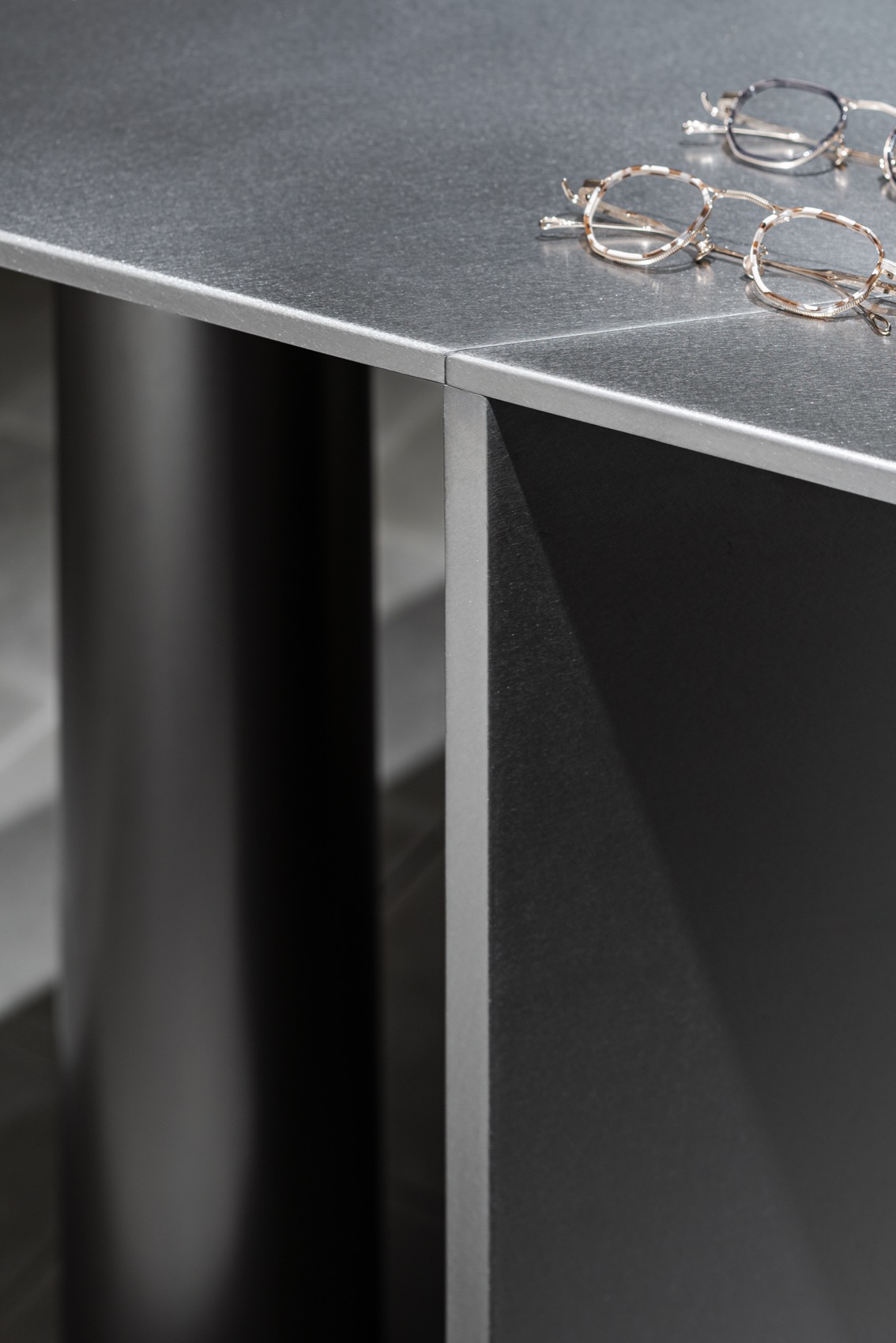 芦屋眼镜店

注：ASHIYA常见为日本地名芦屋，光学商店一般可理解为眼镜店 丨日本兵库丨RID-26