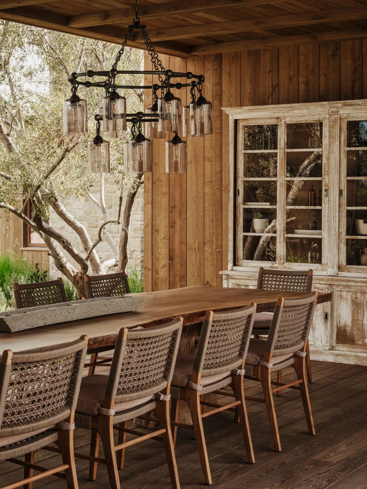 “Stranded in Paradise”（滞留天堂）-91