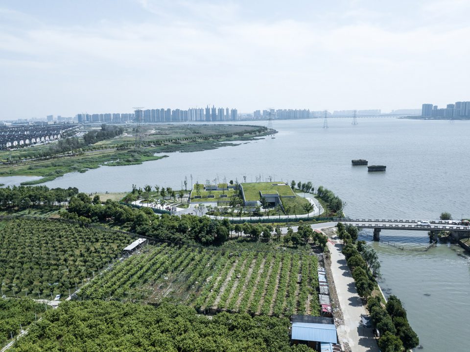 东太湖防汛仓库 | 隐于自然的绿色建筑-26