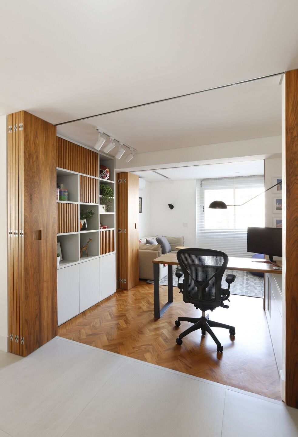 热带风情融入圣保罗公寓丨巴西圣保罗丨Dirani e Marchió-56