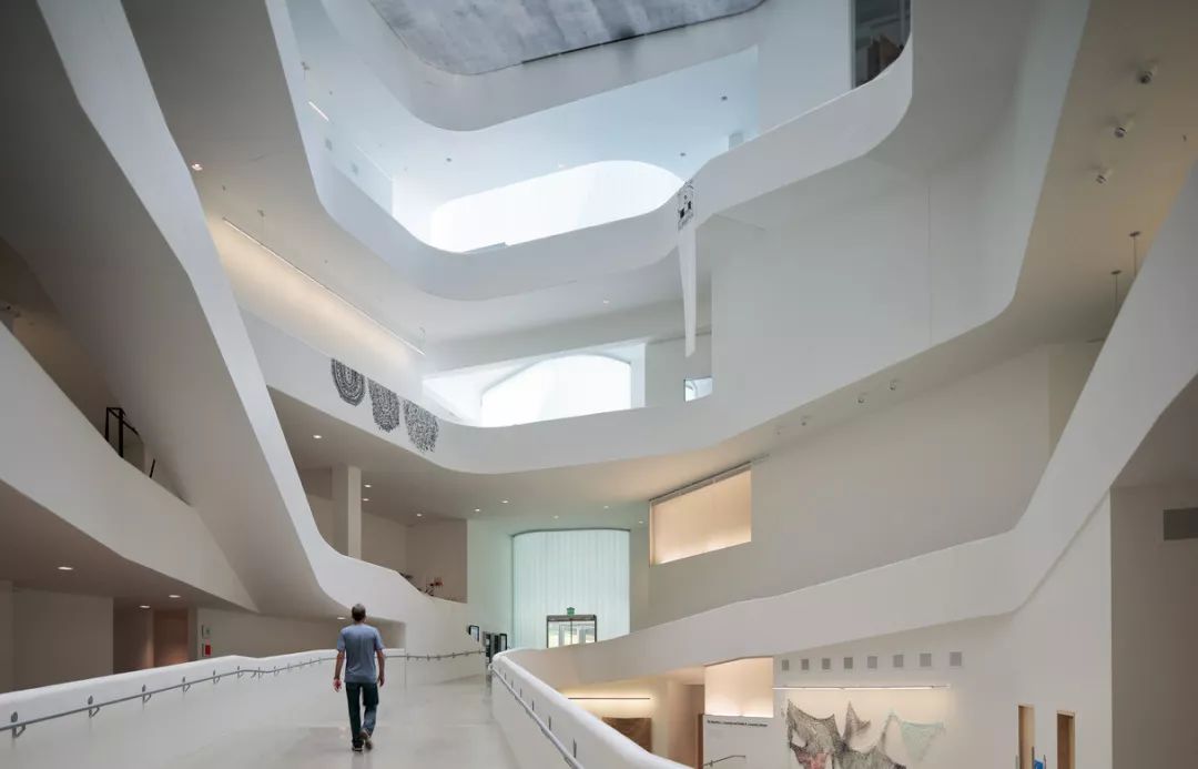 赫尔辛基中央图书馆 | 木质拱形结构的动态空间-64