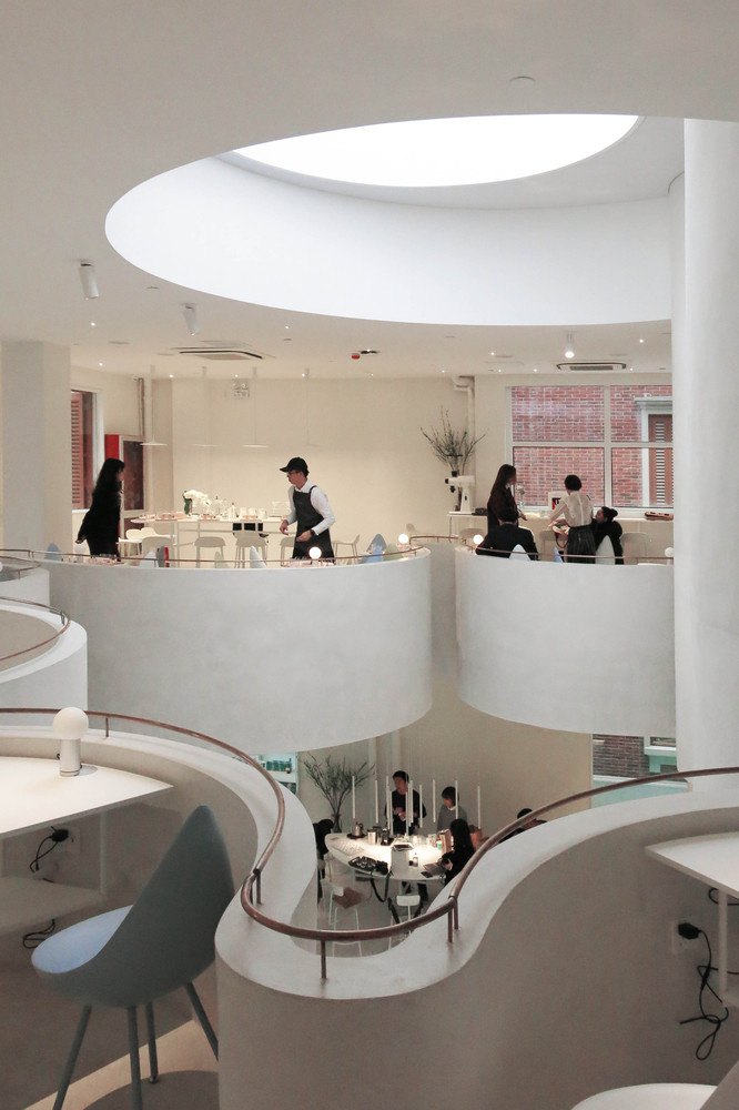 上海繁华商圈的宁静咖啡空间-23