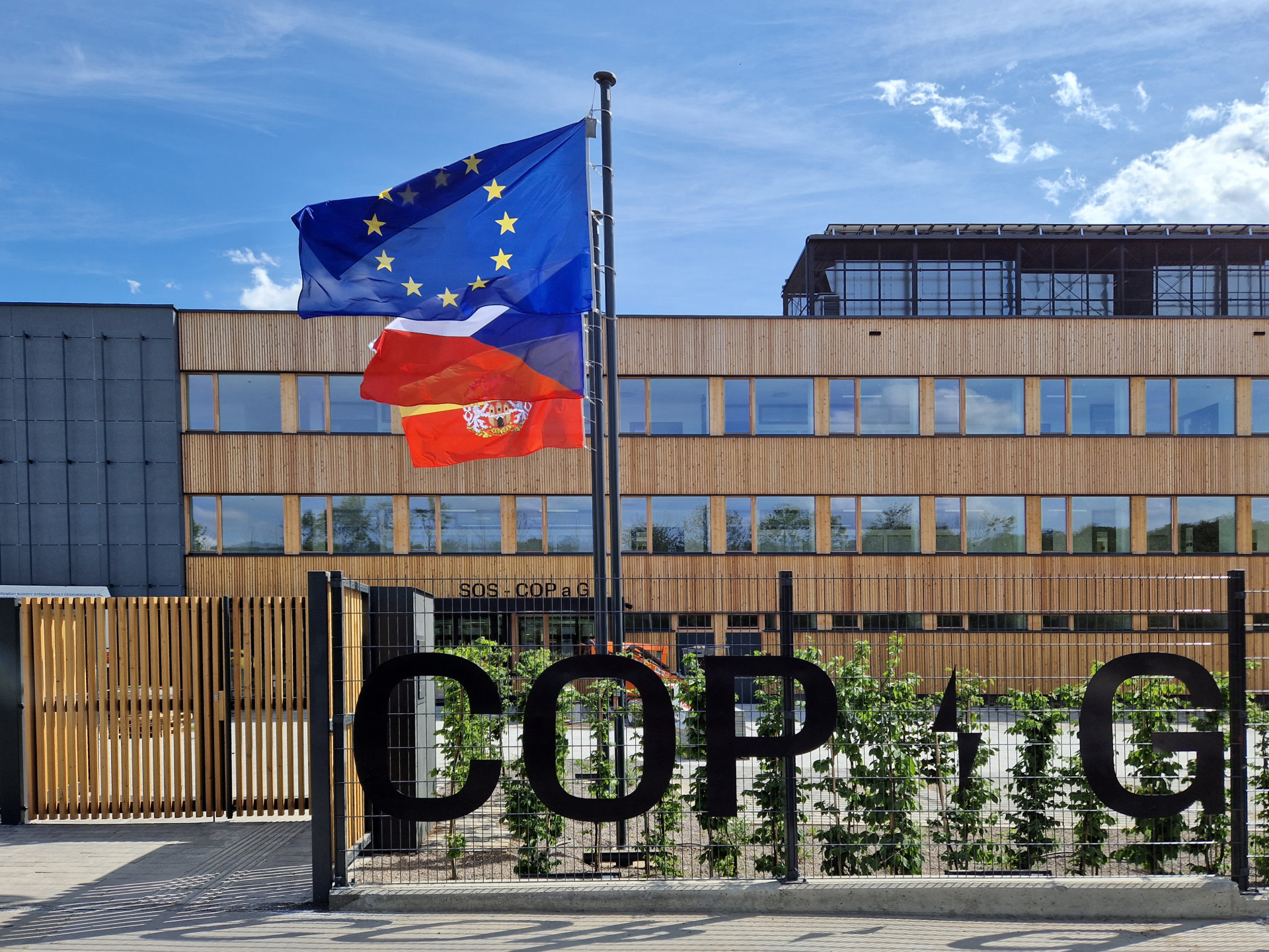 布拉格赫尔德洛热日什的学校改造项目丨ECOTEN-8