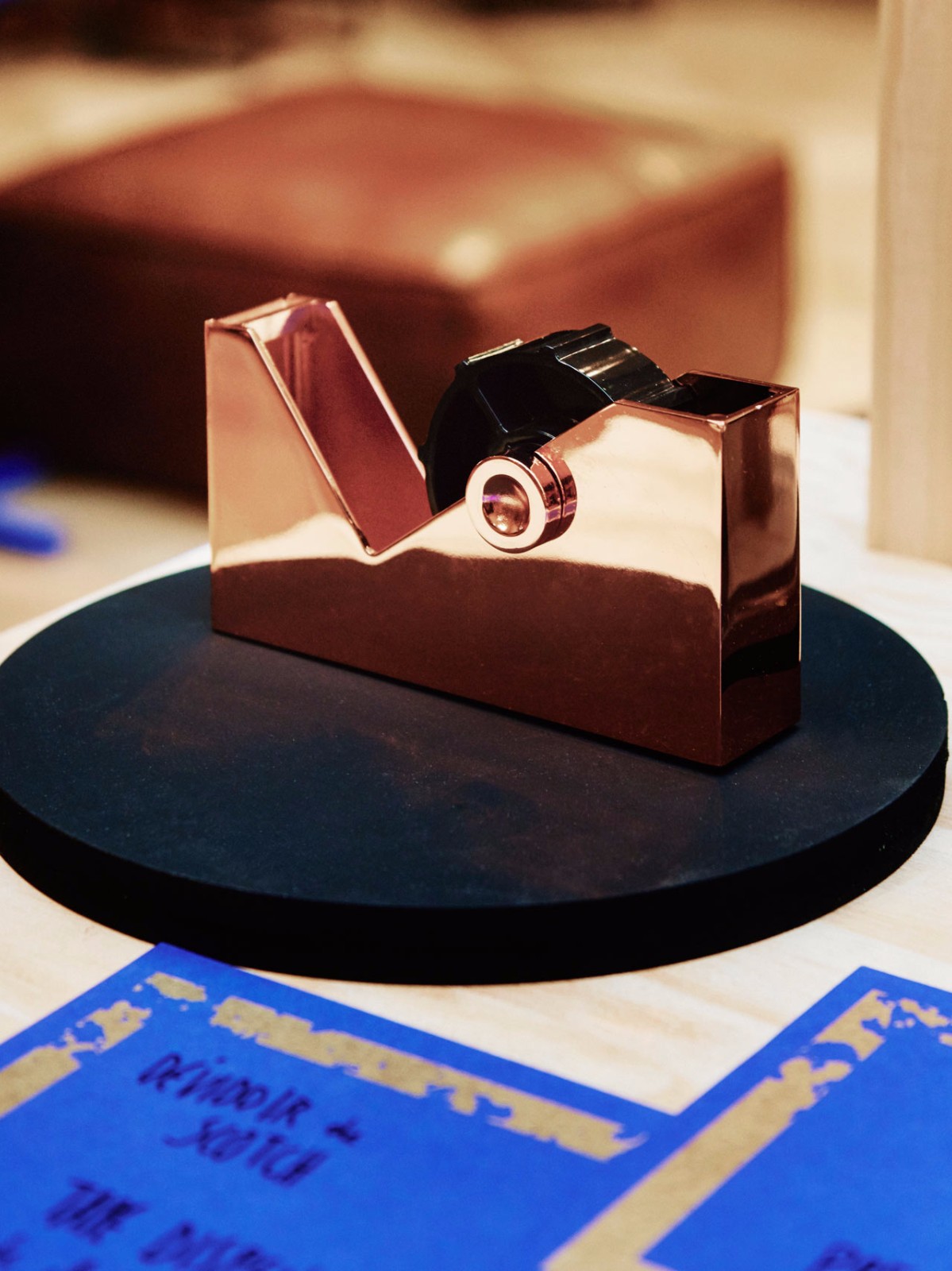 WeWork 办公室：老建筑内的华丽空间-6