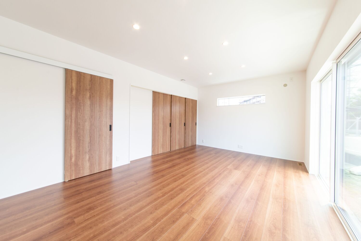 ランドリールームと物干しスペースを広く確保したフリージアの家丨日本和歌山丨ロイヤルホームズ-22