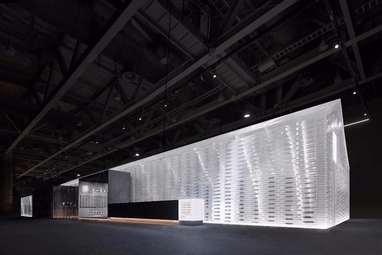 积粟社“粮仓”主题展示空间：72865个黑砖与9909个光盒子-8