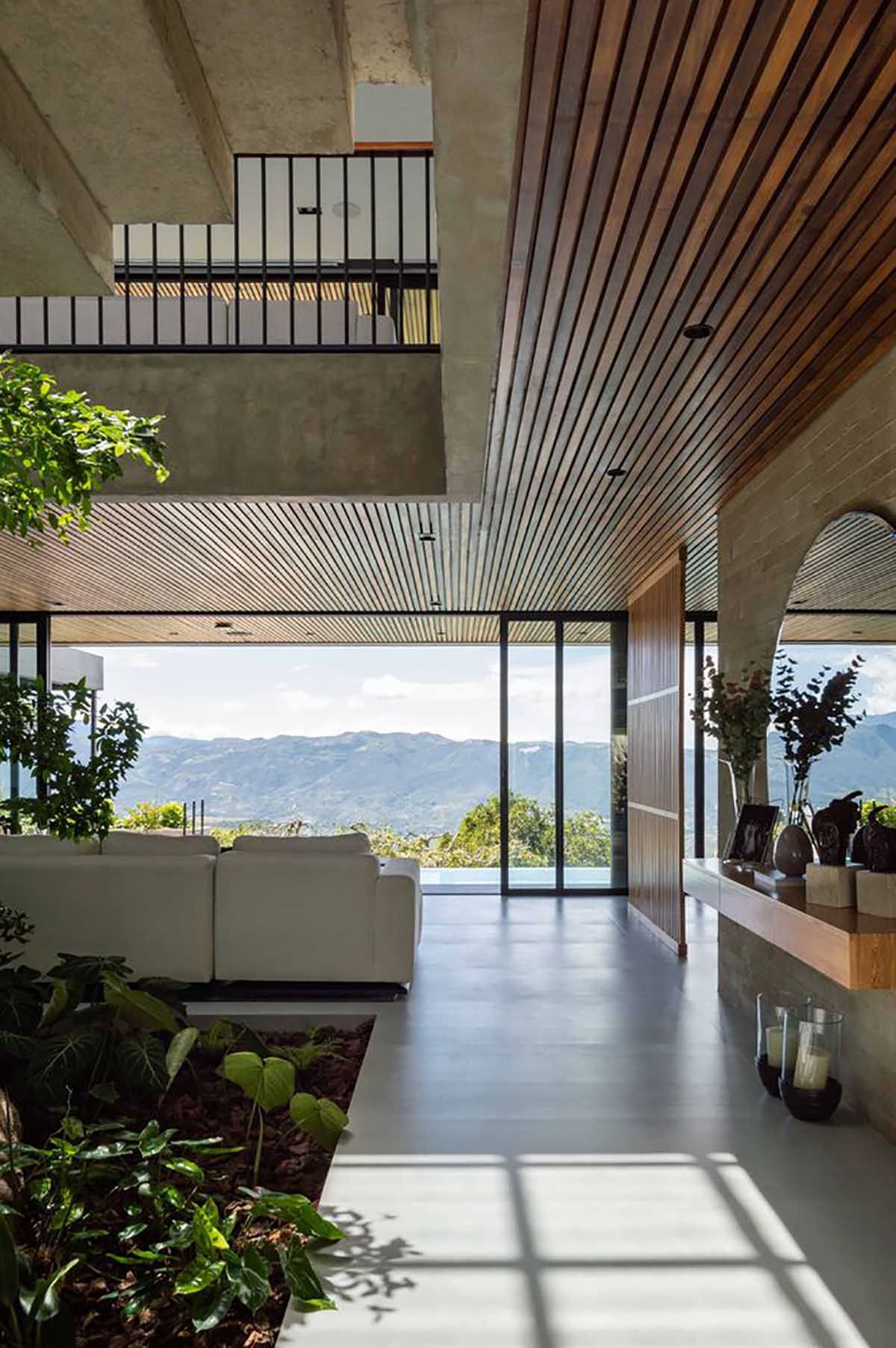 哥伦比亚寒带山间别墅,自然与建筑的和谐交融-7