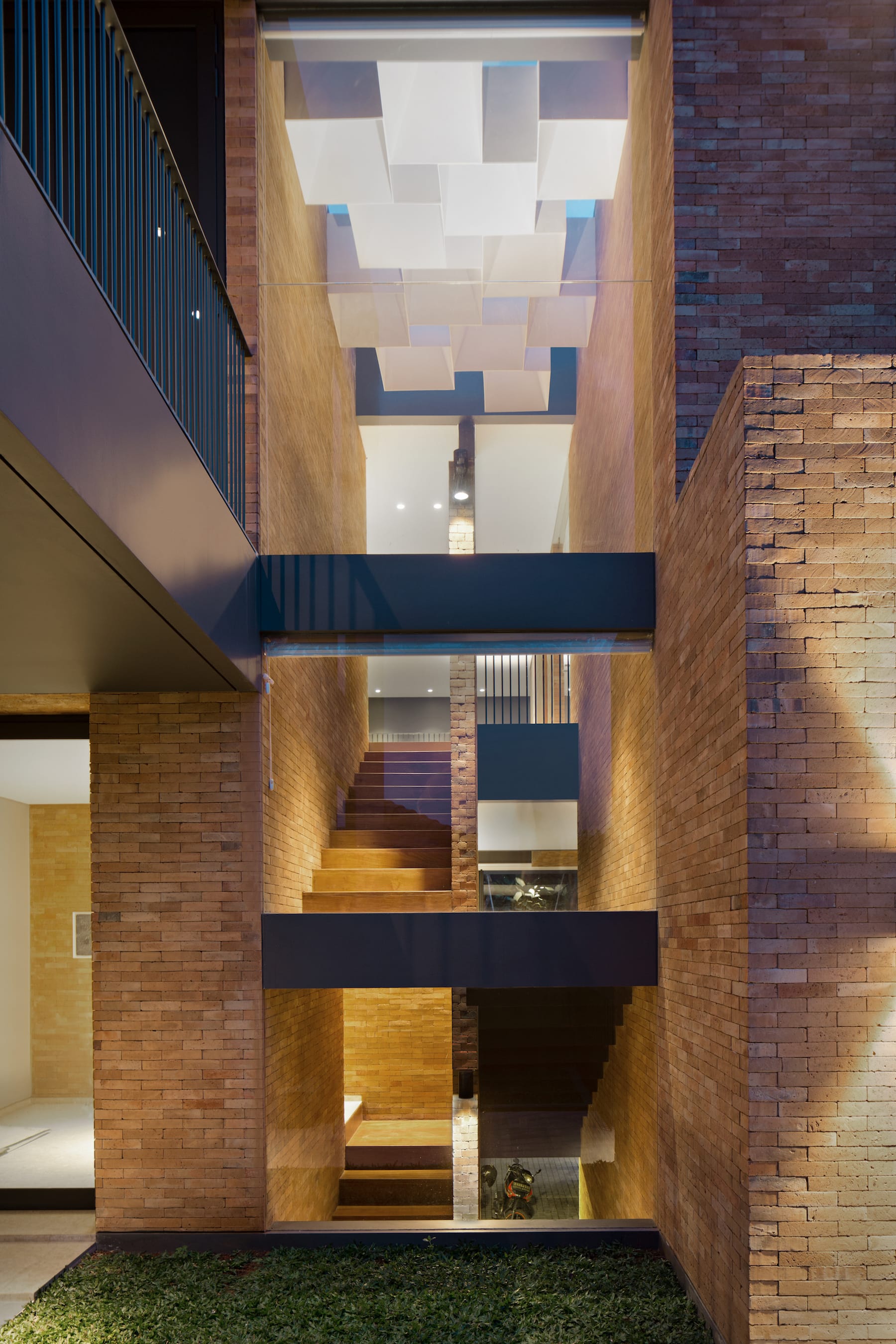 印度尼西亚现代共享住宅 · Kramat Jati House丨PT. Studio Air Putih-12