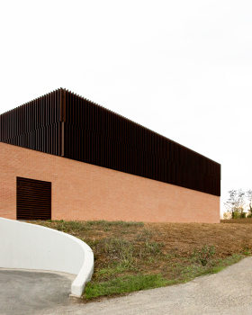 现代乡村乳品仓库设计·LatteriaModerna丨ItalyReggio Emilia