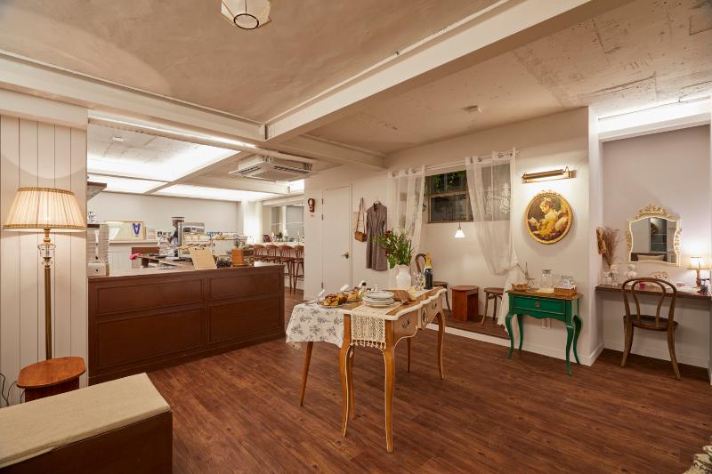 欧式风情的 21 平米咖啡厅设计-2