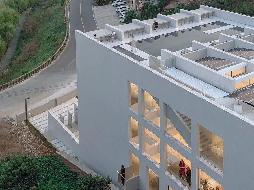 乡村梯田中的光影酒店 · 棠之酒店丨中国郴州丨米凹工作室-0