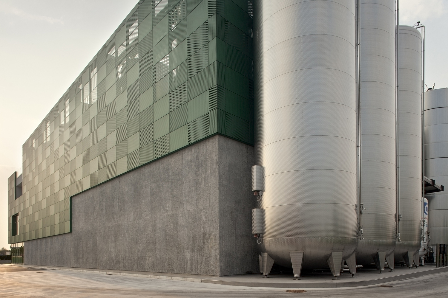 绿色铝板打造的意大利酒庄扩建项目-22