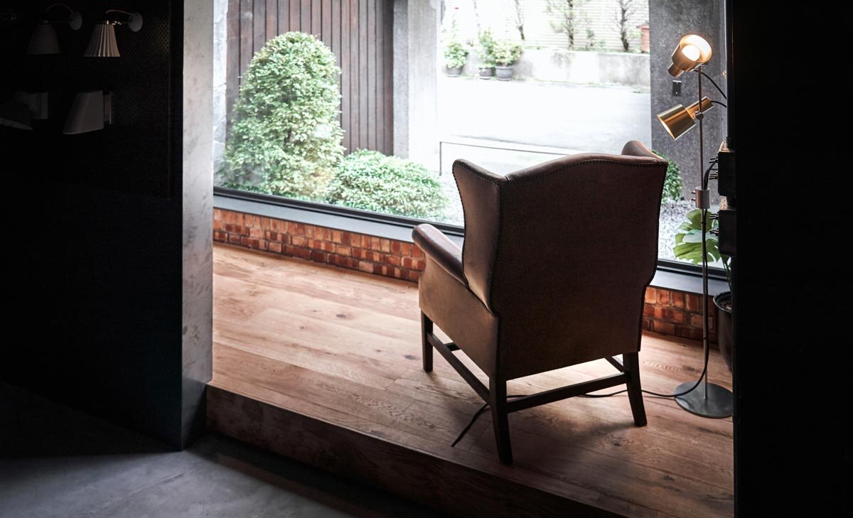 曲徑深處流淌的曖曖微光，宛如博物館的光之藝術：英國燈飾品牌Original BTC 落腳飄散桂花香的台中老宅 — Hey!Cheese-17