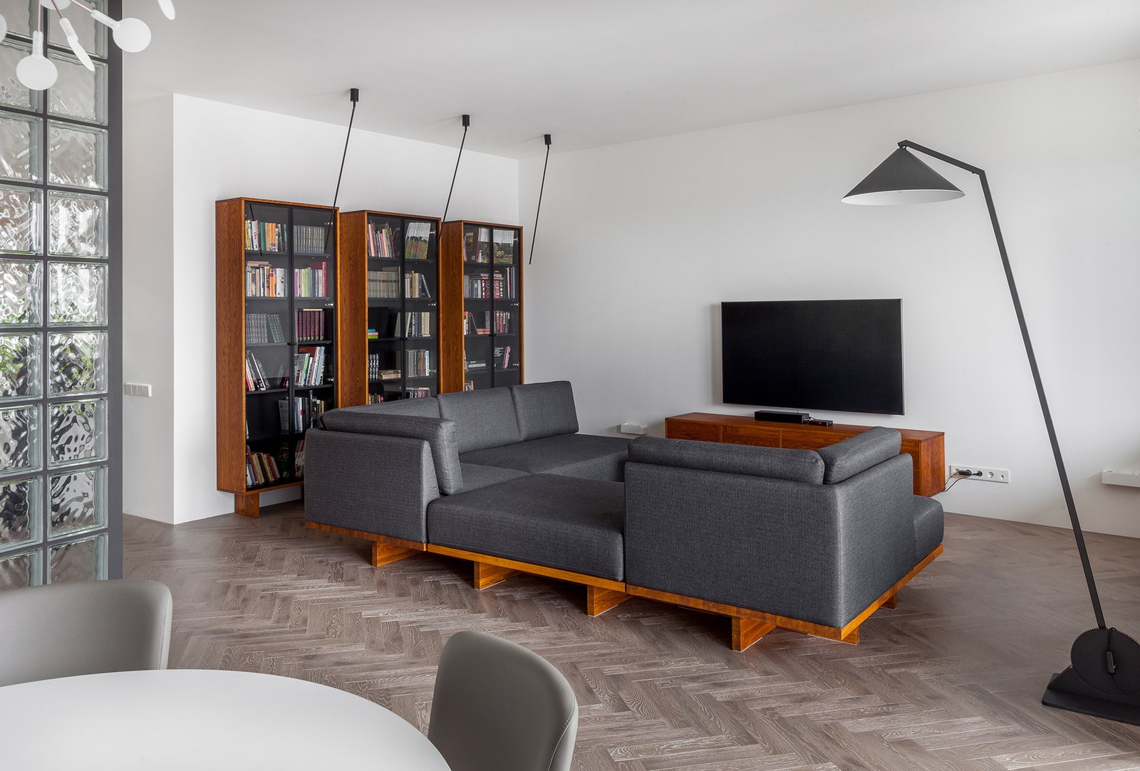 明斯克132㎡禁欲风公寓丨白俄罗斯明斯克丨白俄罗斯Zrobym建筑事务所-6