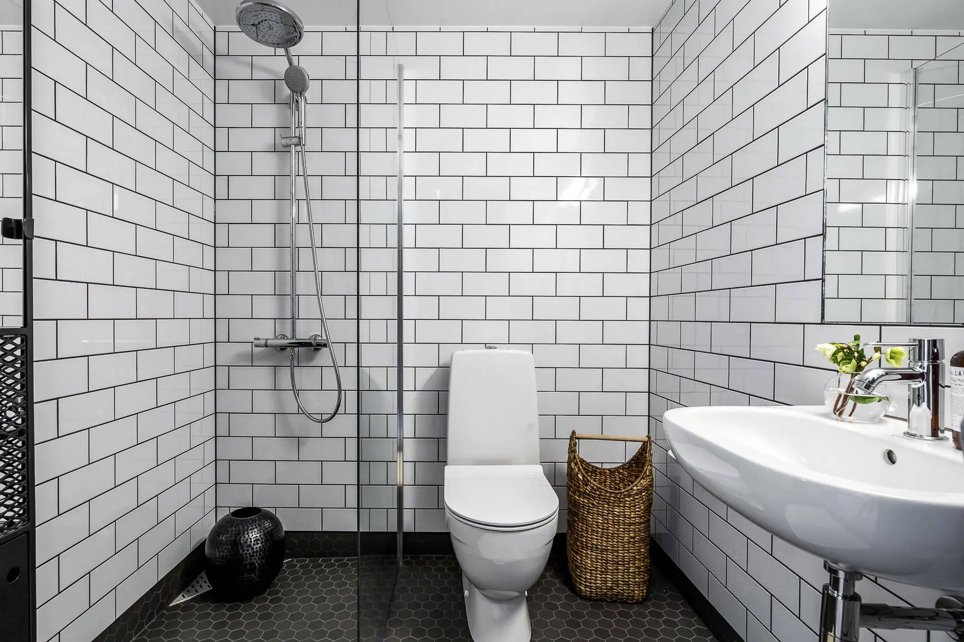 同一大厦内的三套风格统一又各具特色的公寓设计-34