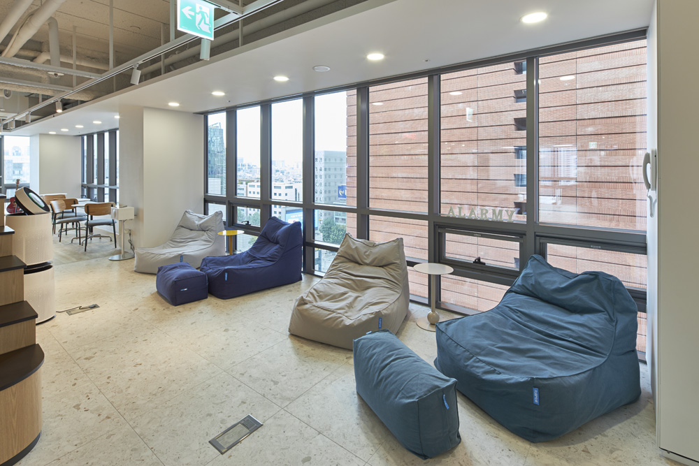 温馨现代的 160 平米创业办公室设计-17