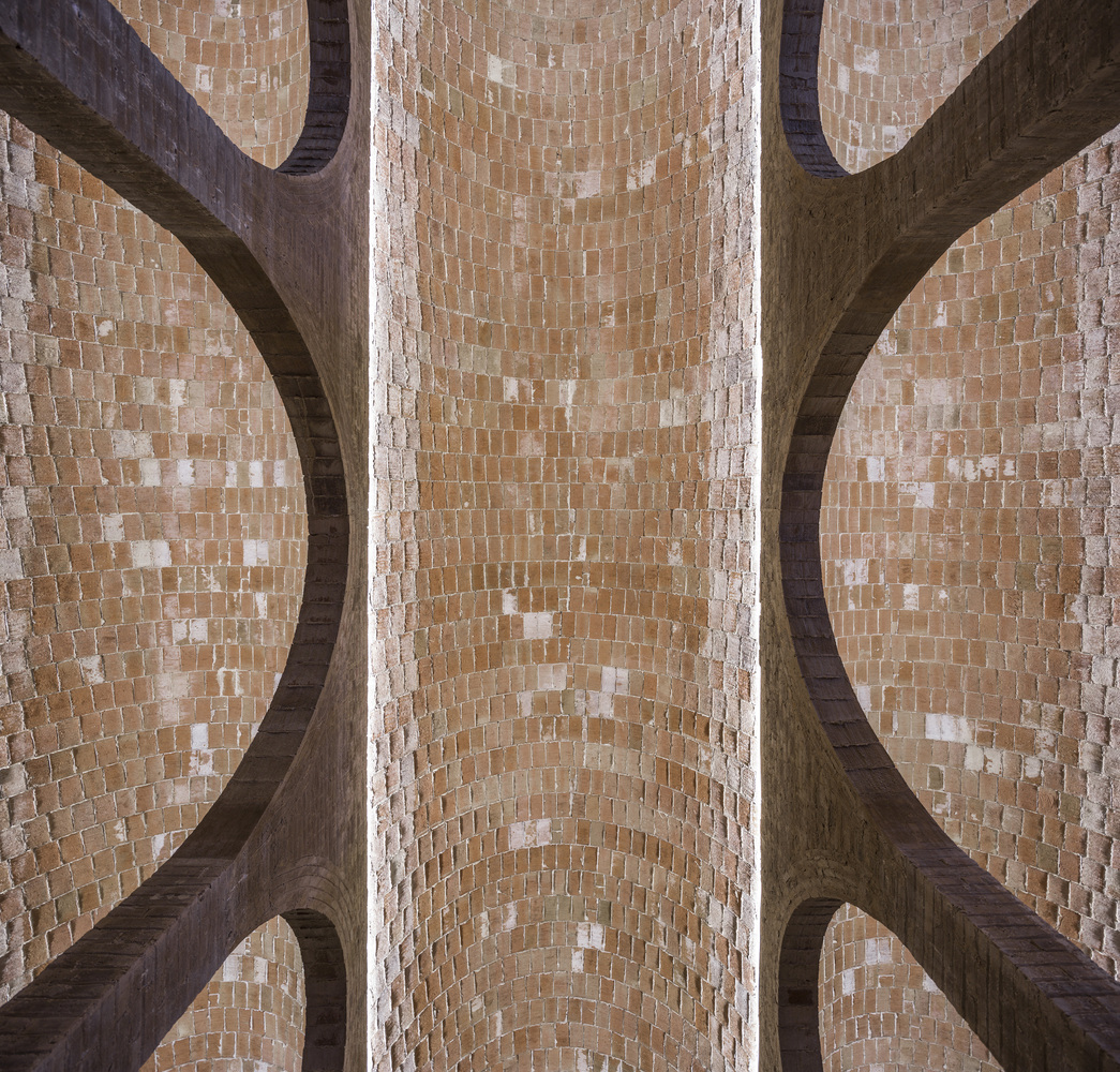 古堡水塔重生,历史与现代交融的公共空间-21