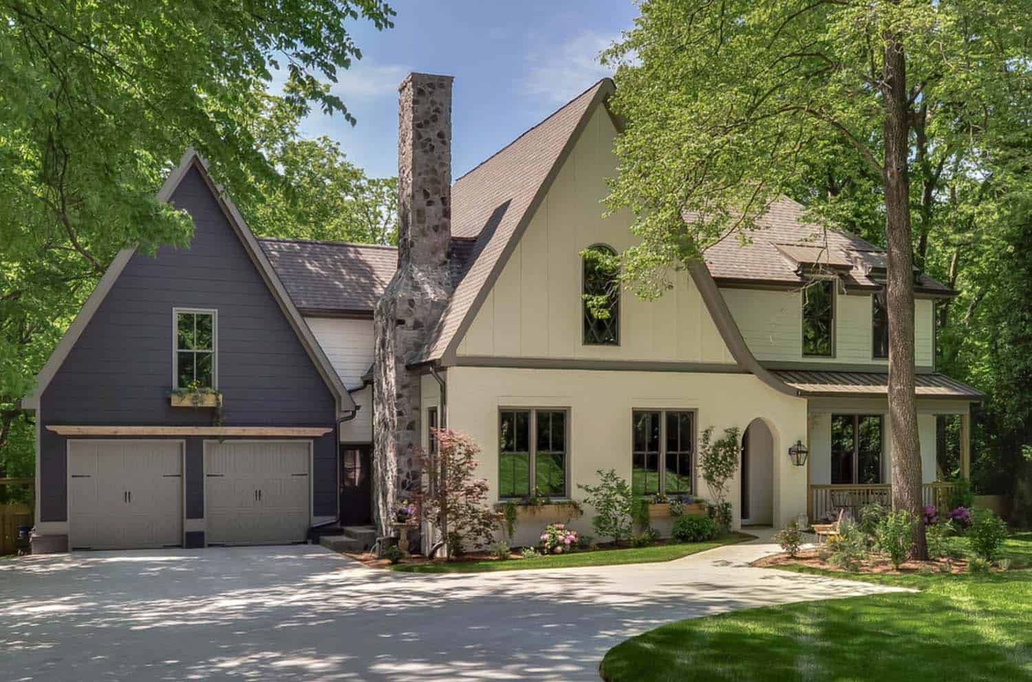 Inside an inviting cottage style house with a woodsy backdrop in Tennessee-2
