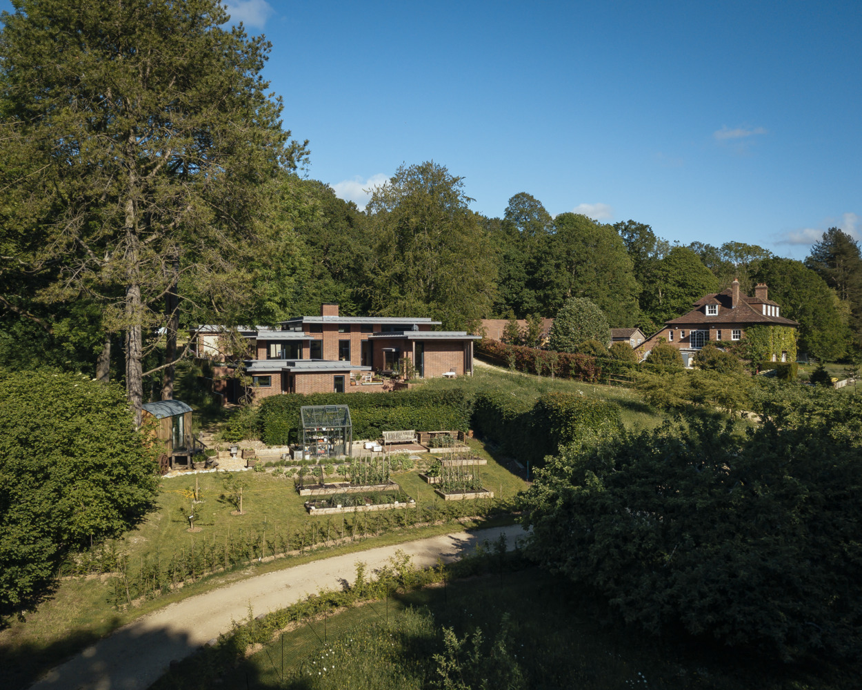 融入自然的英国生态小屋-36