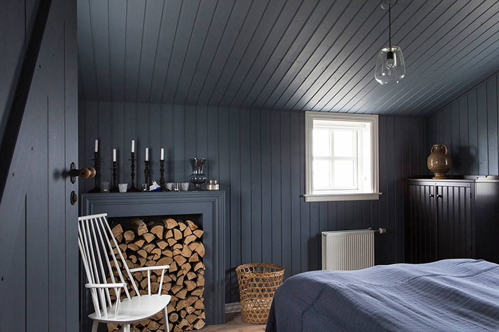 冰岛火山旁的神秘黑木屋-13