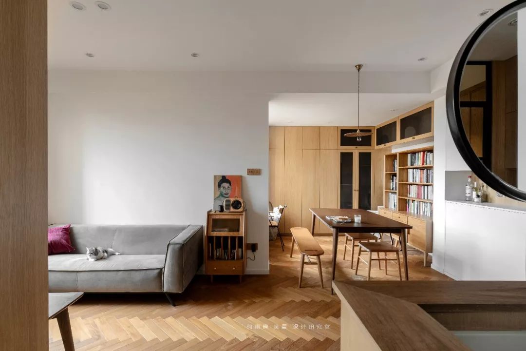 原木自然系家居,打造多才摄影师的温馨生活空间-25