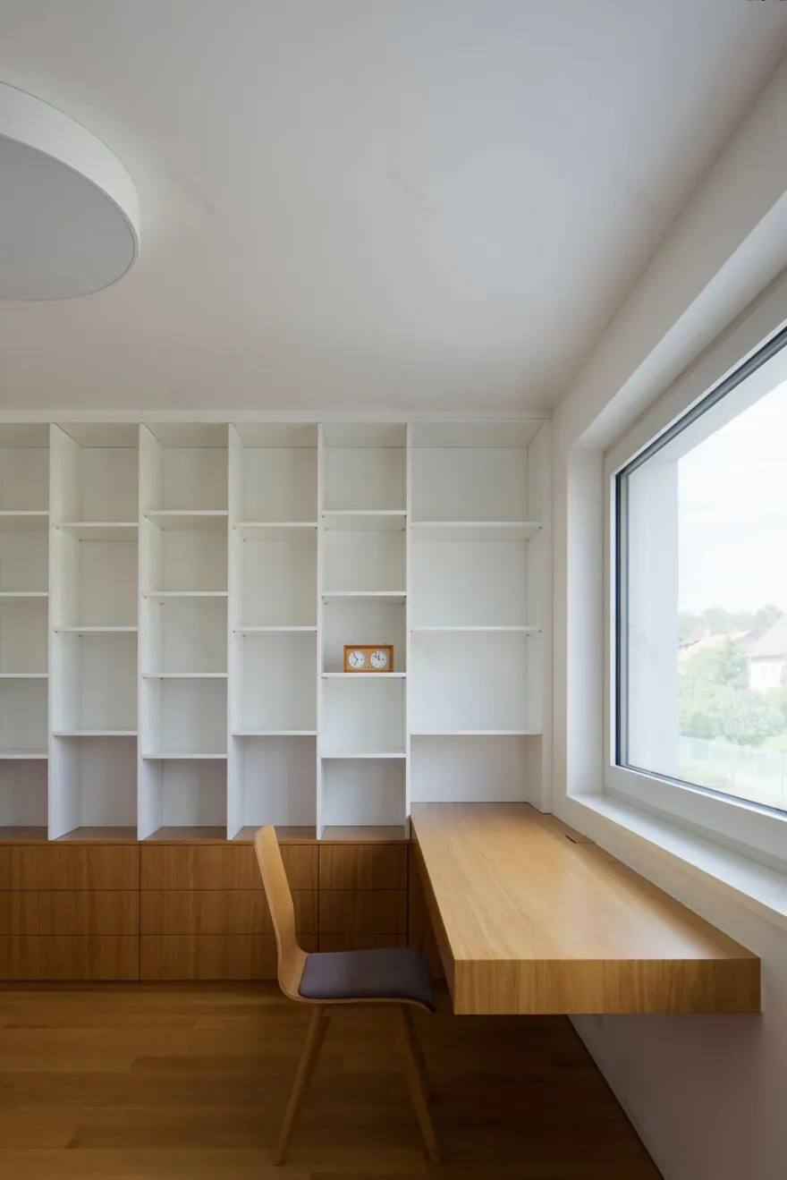 捷克家庭住宅,光影游戏中的自然采光设计-24